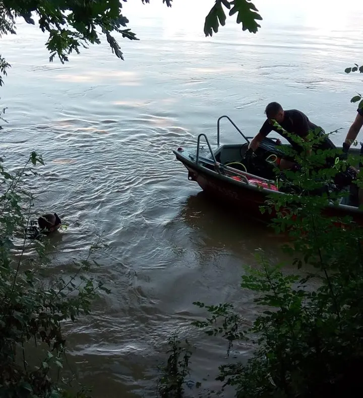 S-au reluat căutările fetiței dispărute în râul Vedea