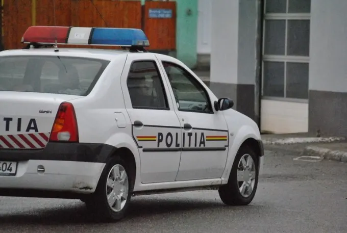 În Teleorman, polițiștii transportă cadavrele cu autoturismele personale