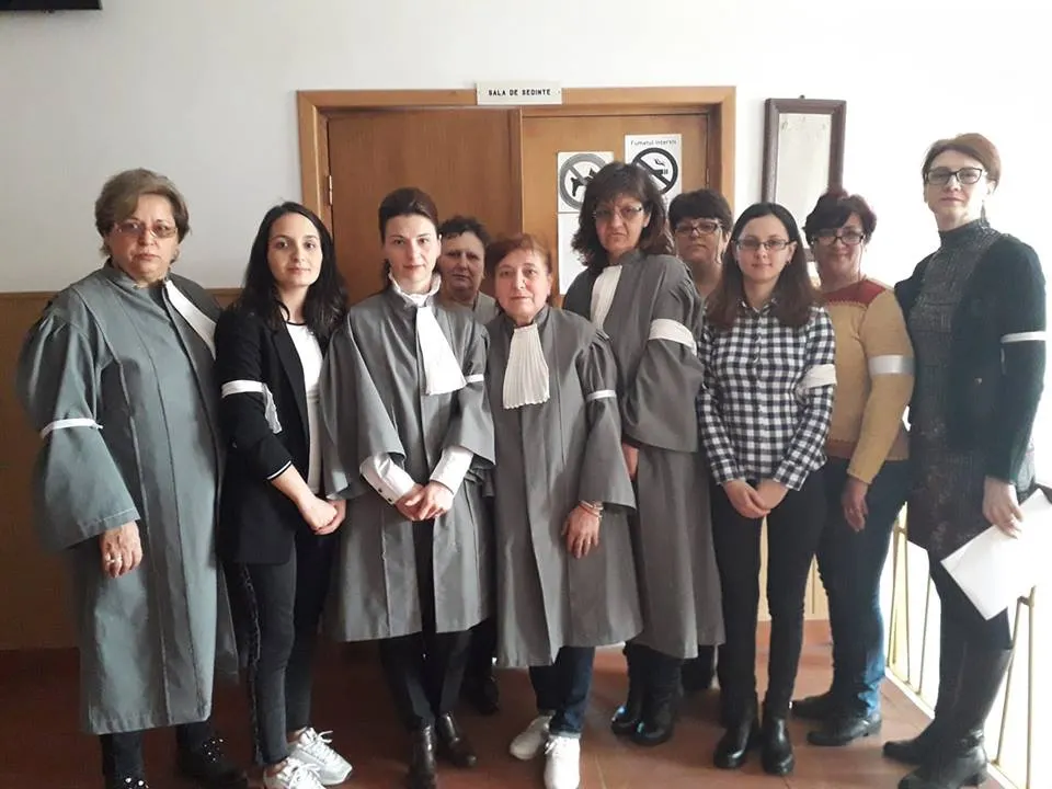 Noi proteste în Teleorman: grefierii din Judecătoria Zimnicea și-au pus banderole albe