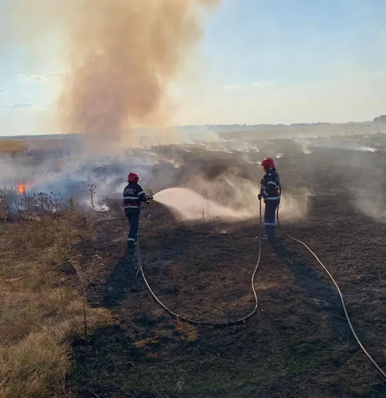 Statistici teleormănene: un incendiu de miriște pe oră!