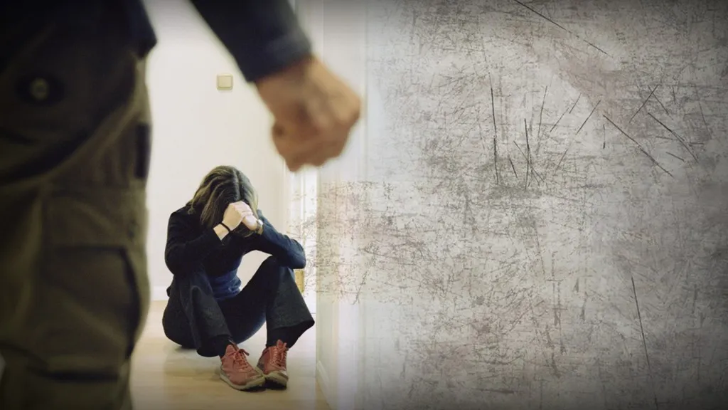 Și-a lovit soția cu pumnii! Femeia l-a reclamat la poliție, iar acum s-a ales cu dosar penal