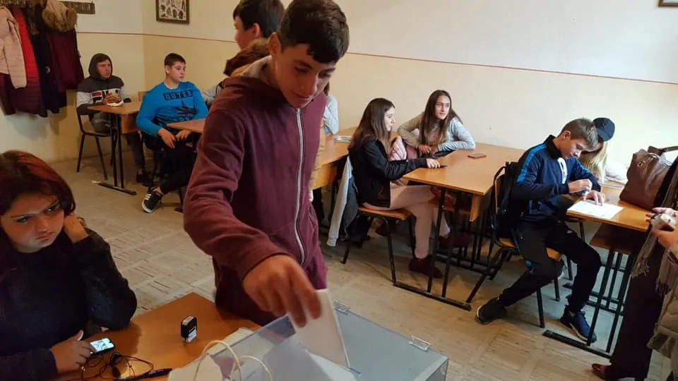 Democrația se învață din școală! Alegeri pentru Consiliul Local al Tinerilor Alexandria