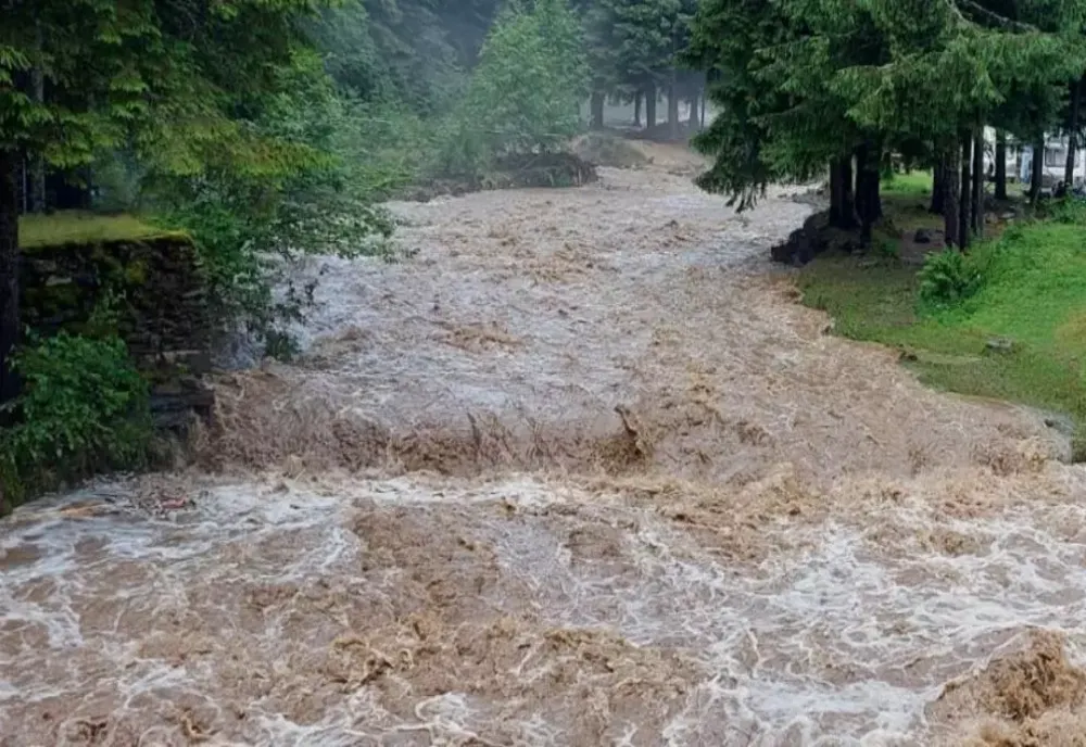 Alertă hidrologică. Cod galben de viituri şi inundaţii locale în şapte judeţe-HARTĂ