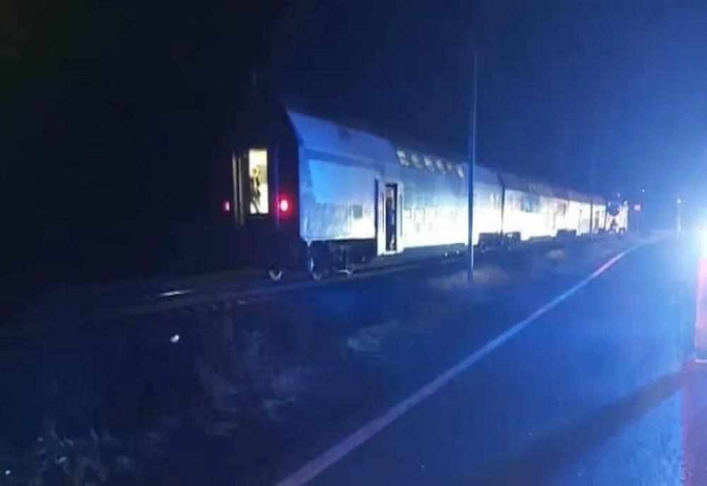 Val de TRAGEDII pe șoselele din țară, intervenții DRAMATICE. Femeie zdrobită de tren