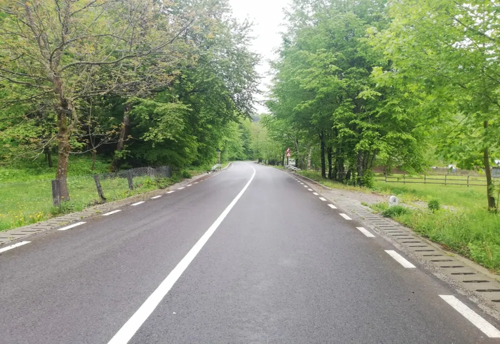 Canicula restricționează traficul greu, joi, pe drumuri din 15 judeţe