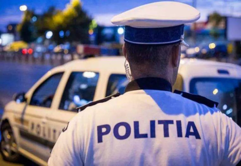Incident șocant într-o școală din Teleorman. O elevă a fost luată cu forța din clasă și bătută pe stradă. Trei adolescente au fost reținute – VIDEO