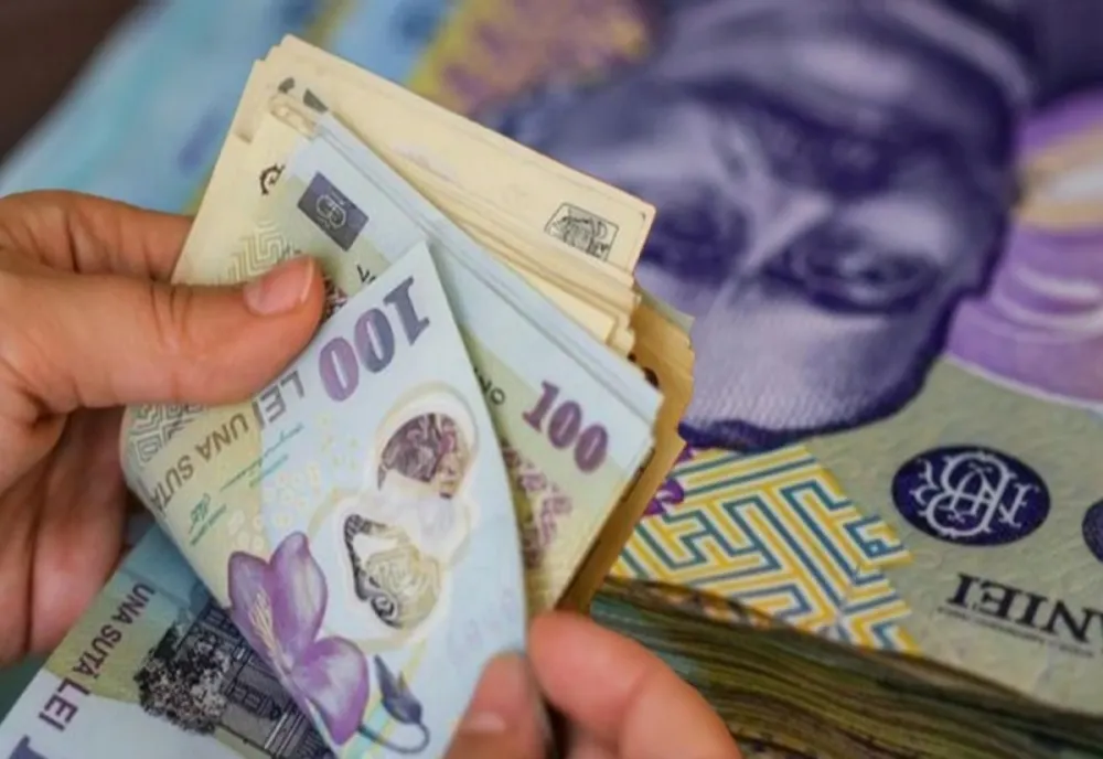 SALARIILE BUGETARILOR VOR FI ÎNGHEŢATE ÎN 2025; NU SE VOR FACE ANGAJĂRI ŞI NU SE VOR MAJORA ALOCAŢIILE PENTRU COPII