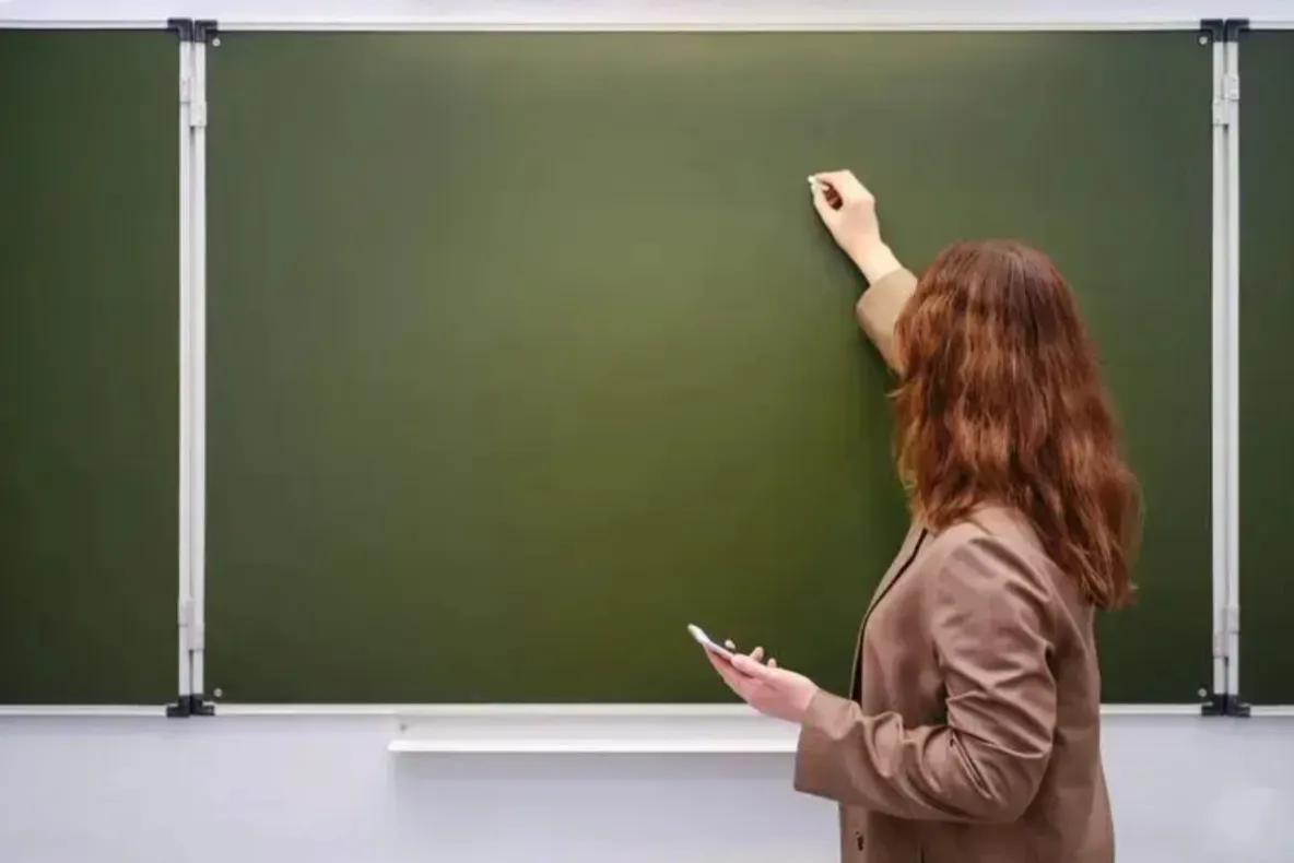 Peste 2.000 de profesori au fost eliminați de la concursul pentru directorii de școli