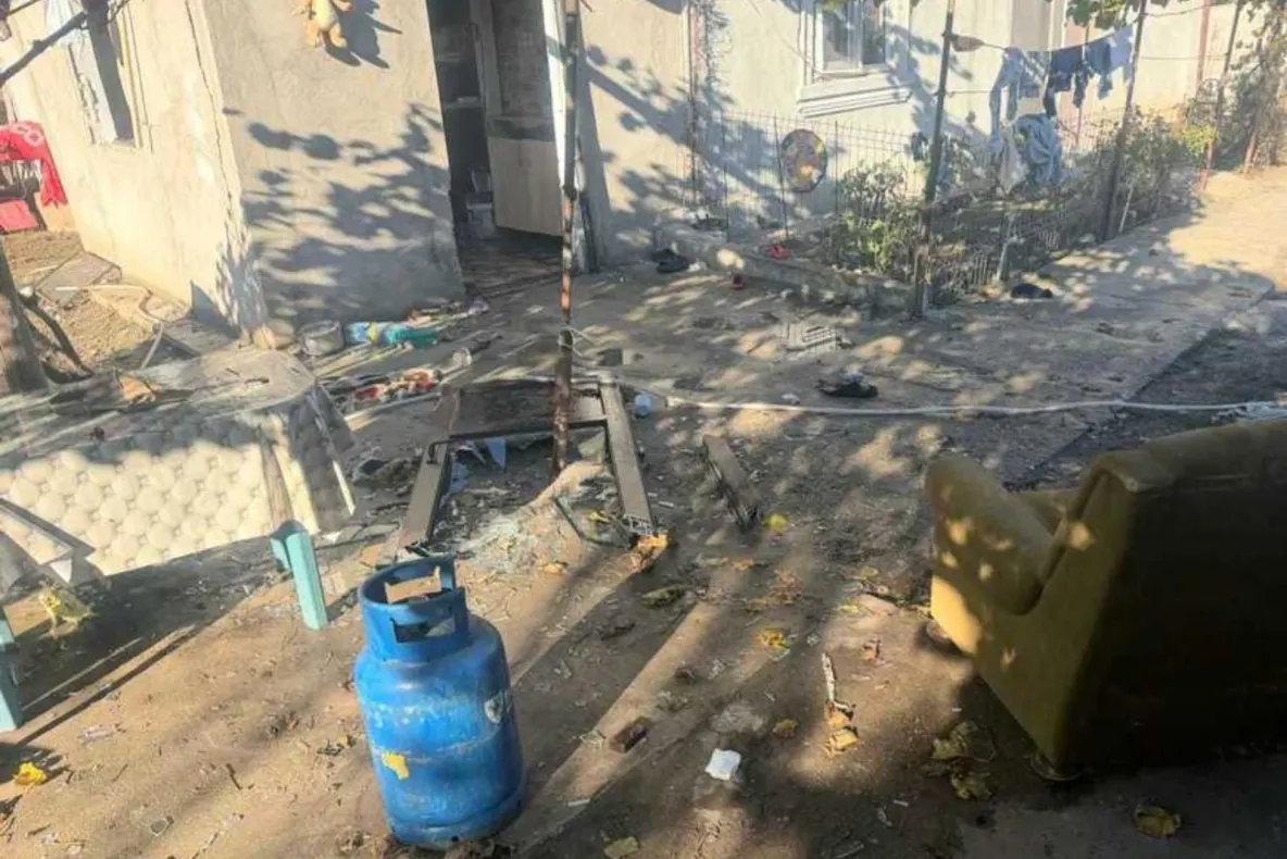 Teleorman: Explozie urmată de incendiu într-o locuință din Roșiorii de Vede; două persoane au suferit arsuri