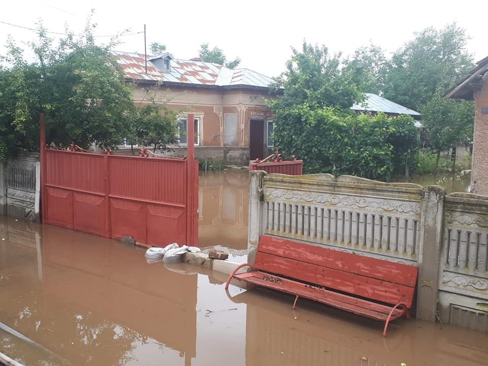 Lupta cu inundațiile continuă în Teleorman