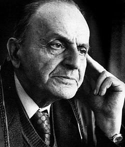 Pe 12 iulie 1909 s-a născut Constantin Noica. Pe 12 iulie 2018, casa sa din Alexandria zace în paragină...