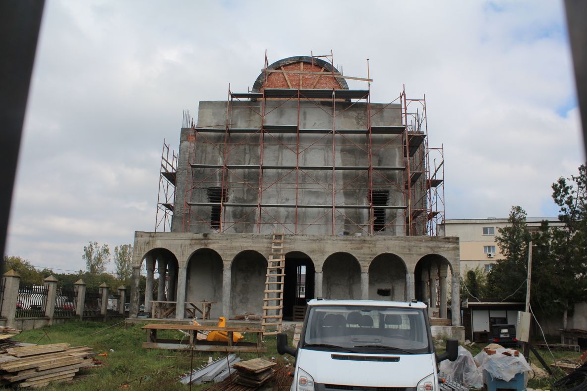 Biserica "Sfântul Mina" înghite bani publici și devine o ruină