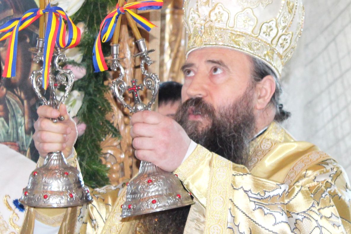 Credincioșii teleormăneni fac ce spune PS Galaction, dar nu au casă precum PS Galaction...