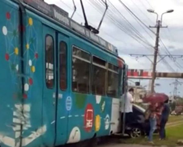 Accident rutier în Alexandria, la intersecția străzilor Dunării și Meșteșugarilor, fără victime