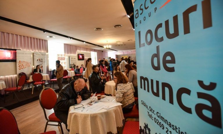 Bursă productivă! 115 absolvenți au fost selectați pentru angajare