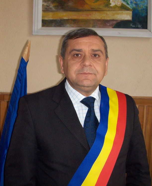 Primarul din Zimnicea și-a angajat nevasta consilier la Camera Deputaților