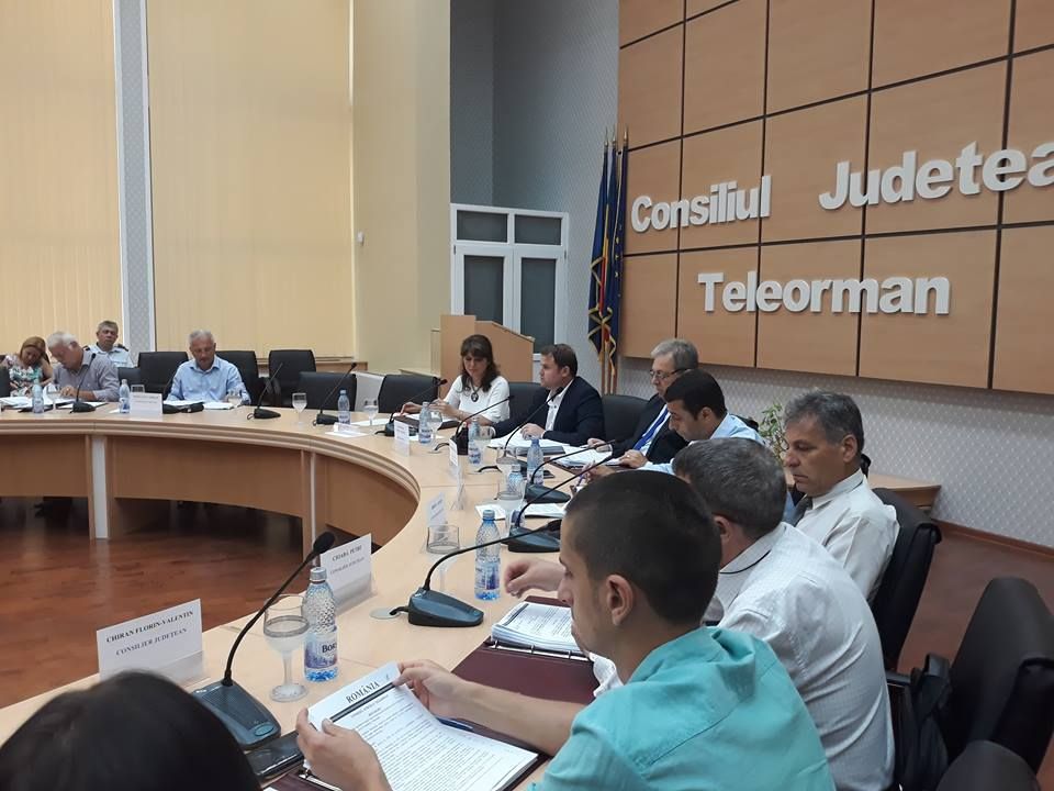 Consiliul Județean Teleorman acoperă fraudele cu bani de la învățământ