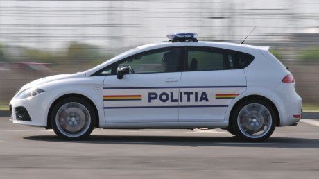 Biciclistă acroșată de un autoturism, la Nenciulești