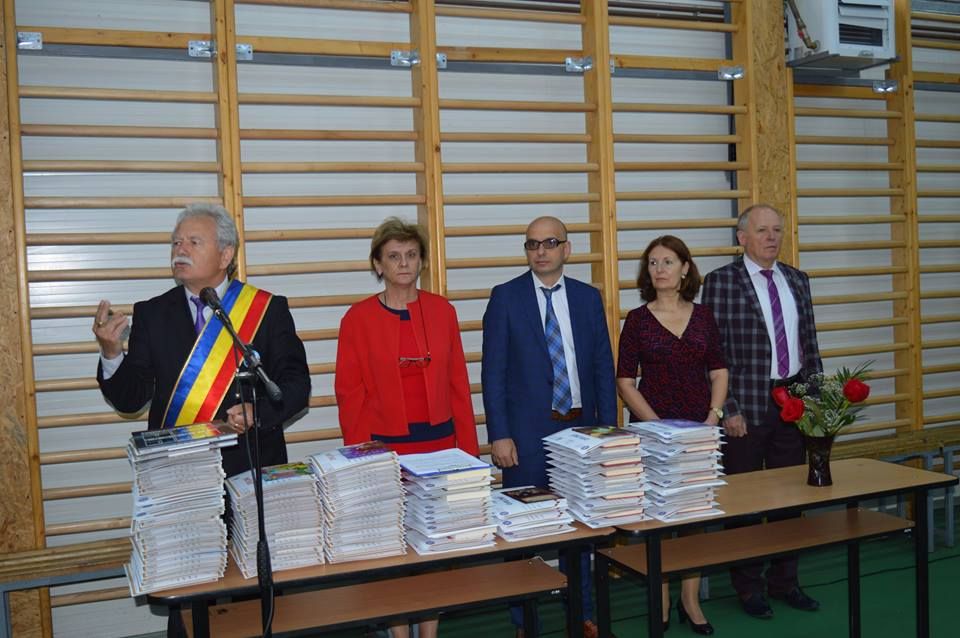 Zeci de școli din Teleorman și-au așteptat copiii în mizerie