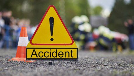 Un autoturism a căzut într-o râpă! 3 persoane au fost rănite