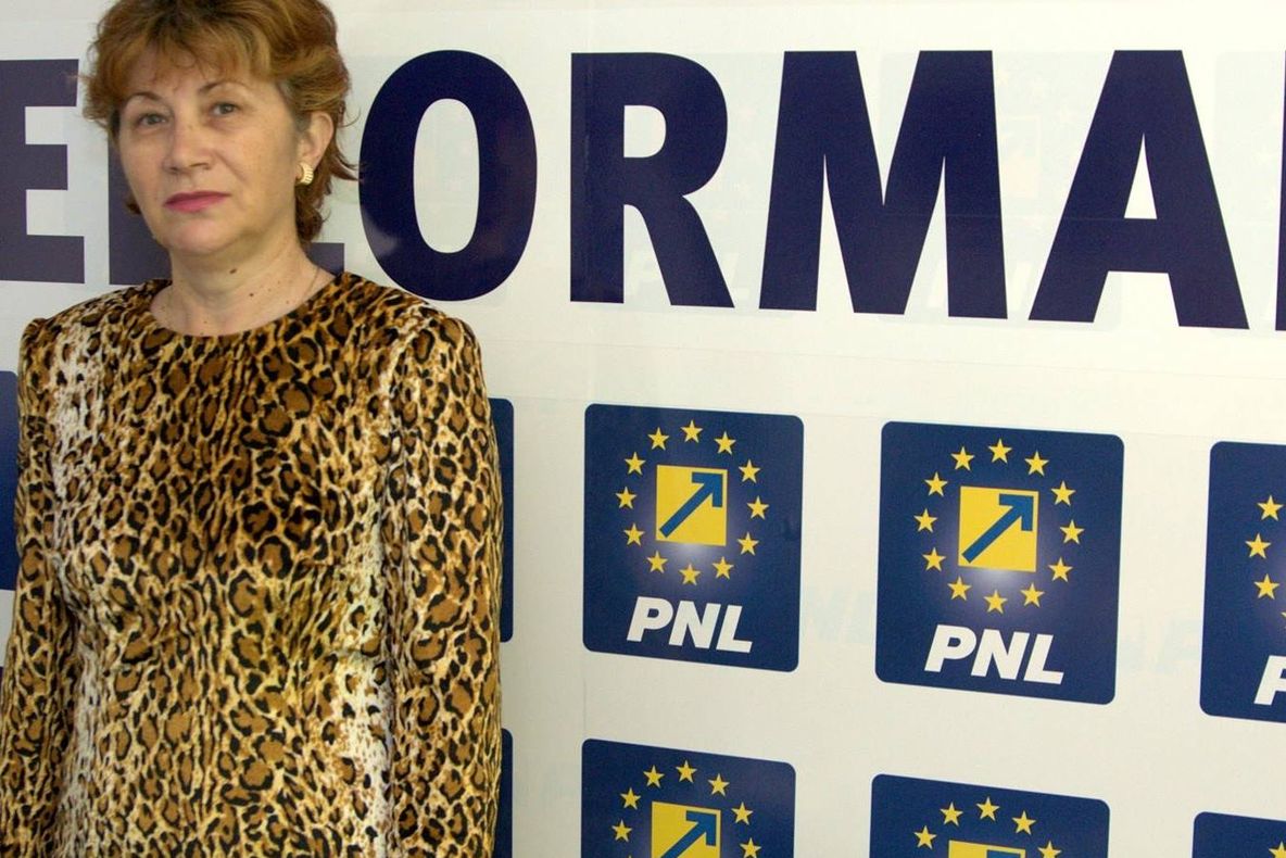 Un fost membru PNL, dat afară pentru postări pe Facebook, cheamă partidul la judecată