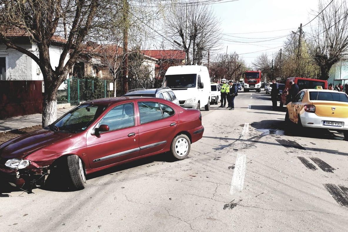 Accident în Alexandria! O femeie a fost rănită