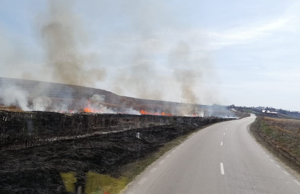 Weekend incendiar pentru pompierii teleormăneni