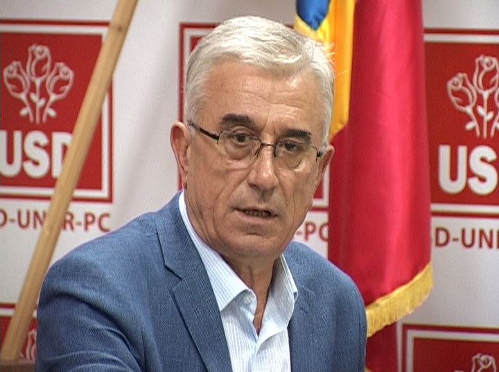 Timotei Stuparu, secretarul general adjunct al Senatului, și-a angajat fetele în administrația centrală