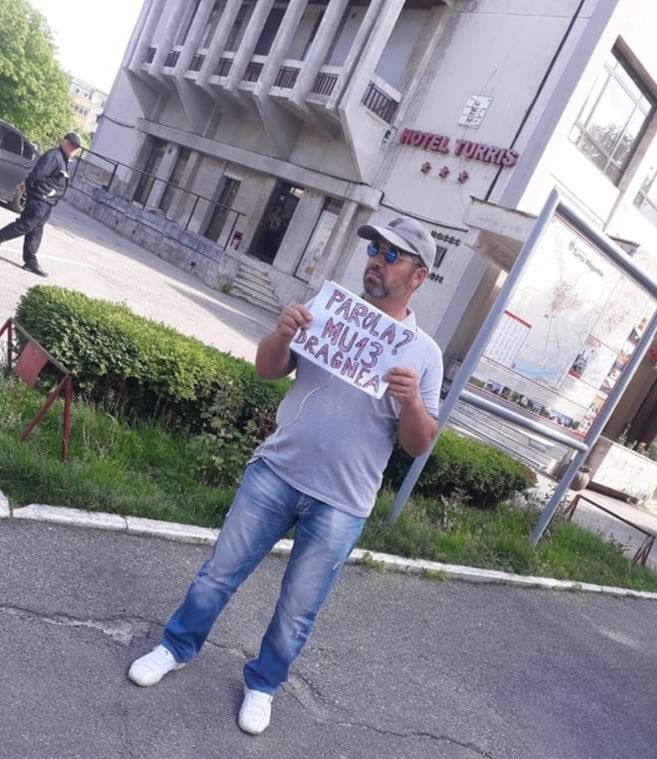 Protestatarul Daniel Tuinete a găsit parola pentru Dragnea înainte de alegeri