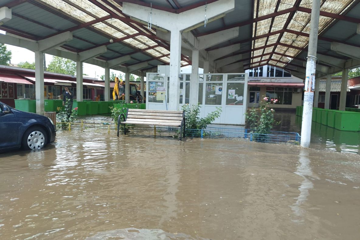 1.500 lei - valoarea ajutorului dat de stat fiecărei gospădării afectate de inundațiile din Teleorman