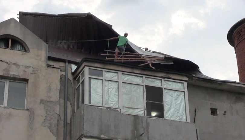 Avarii la blocul din Videle în care locuiesc Viorica Dăncilă și Carmen Dan