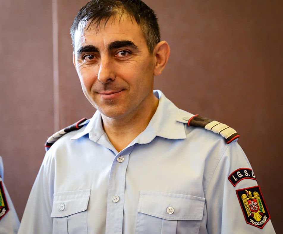 Pompierul teleormănean, Liviu Gabriel Crangă, a fost decorat de MAI