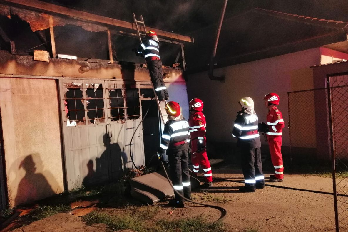 Incendiu la un atelier de tâmplărie din Alexandria