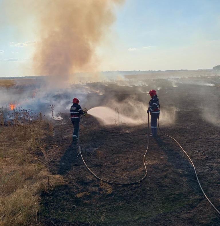 Statistici teleormănene: un incendiu de miriște pe oră!