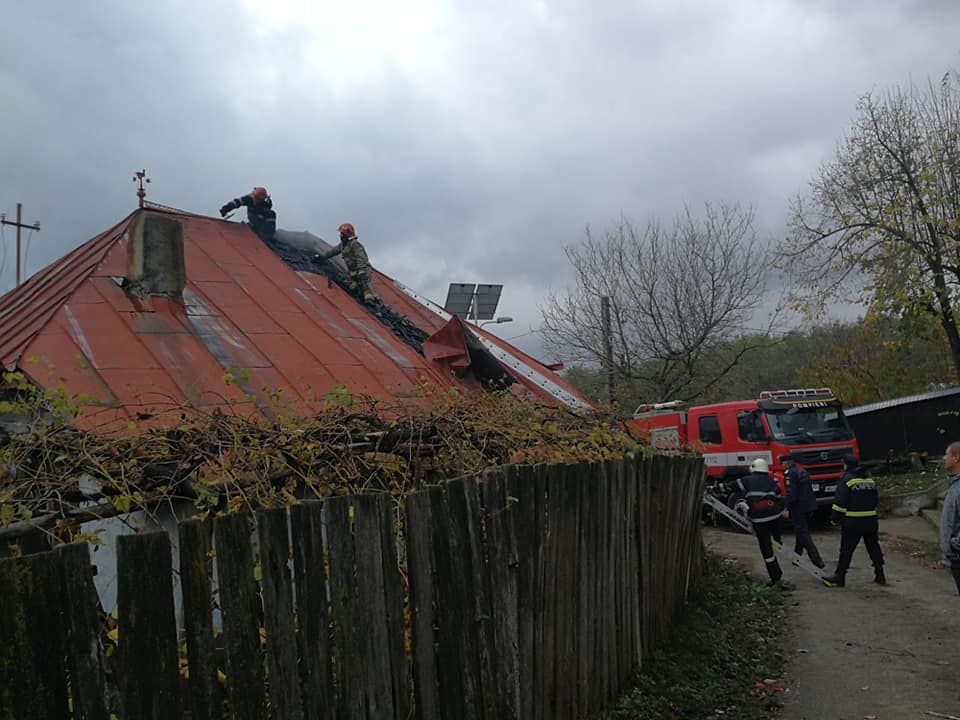 Incendiu în Alexandria, din cauza unui scurtcircuit