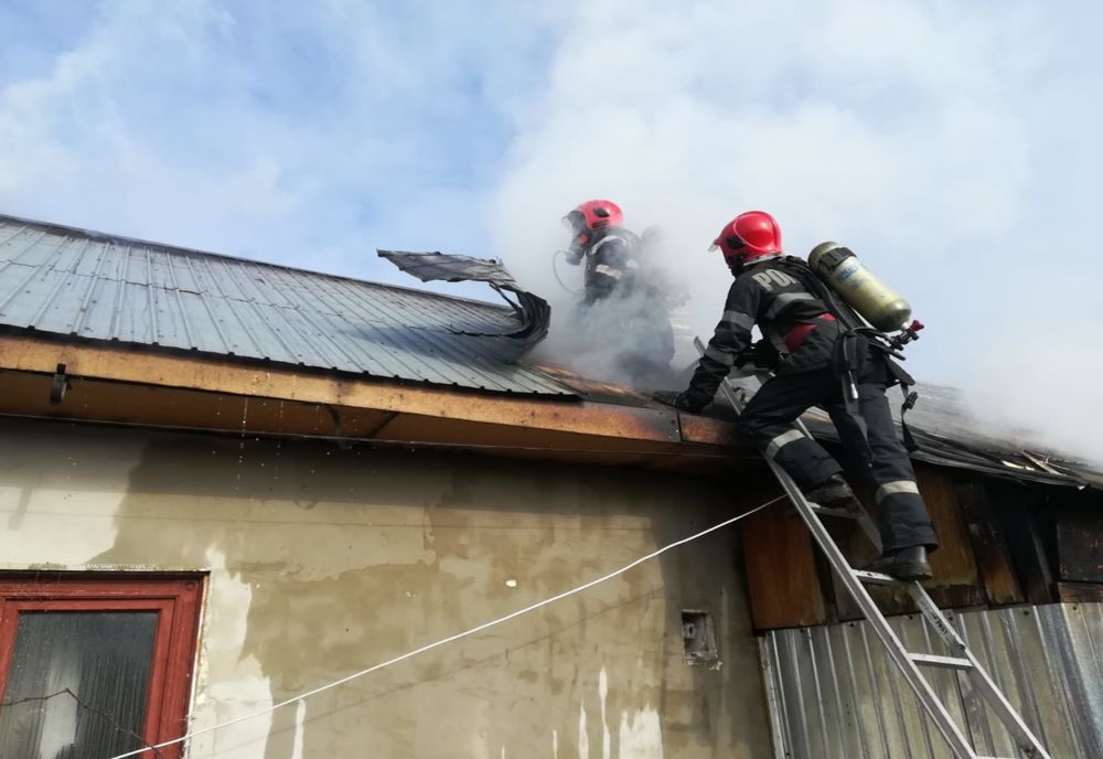 Pompierii militari teleormăneni au gestionat un număr de 5 incendii de locuințe în doar 24 de ore