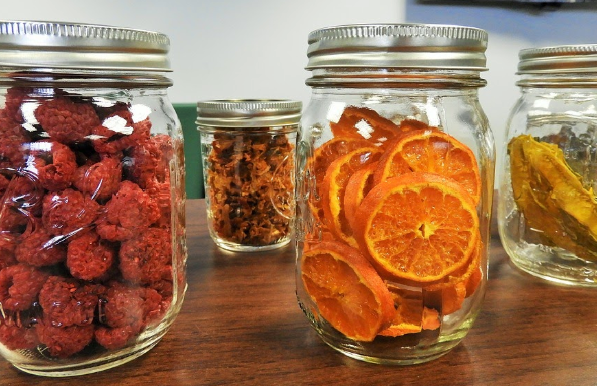 13 beneficii uimitoare ale consumului de fructe deshidratate şi confiate (P)