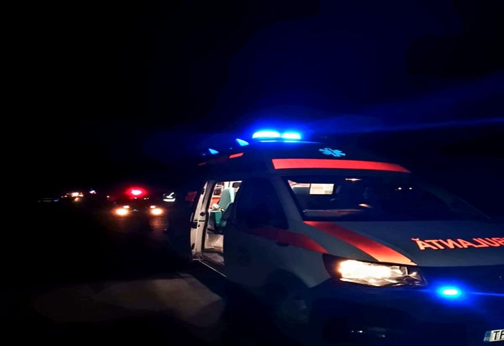 CARAMBOL în Teleorman | Sunt implicate un TIR, un tractor şi un buldoexcavator; trei persoane rănite