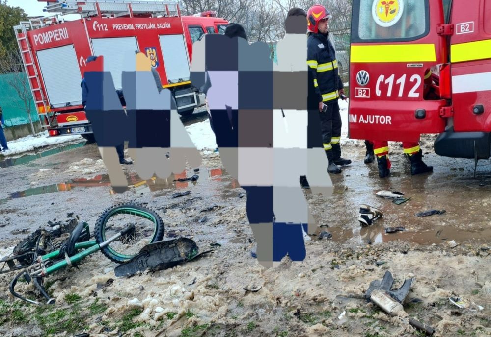 Accident la Botoroaga. Doi adolescenţi la spital