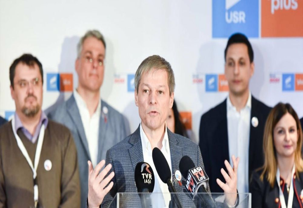 Dacian Cioloş, luat la rost de cel mai în vârstă consilier local USR. Nici Cristian Ghinea nu a scăpat