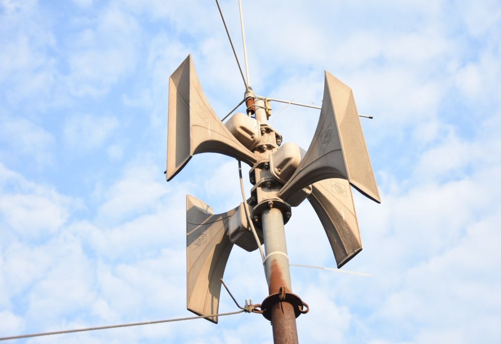 Miercurea Sirenelor. În mai multe județe, alarmarea se face cu clopotele bisericilor