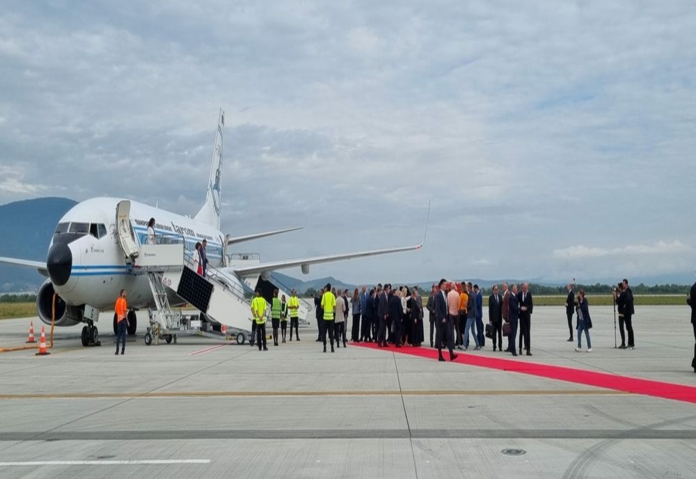 DAN AIR, singurul operator de pe Aeroportul Ghimbav anunță intenția de a-și suspenda zborurile regulate din Brașov