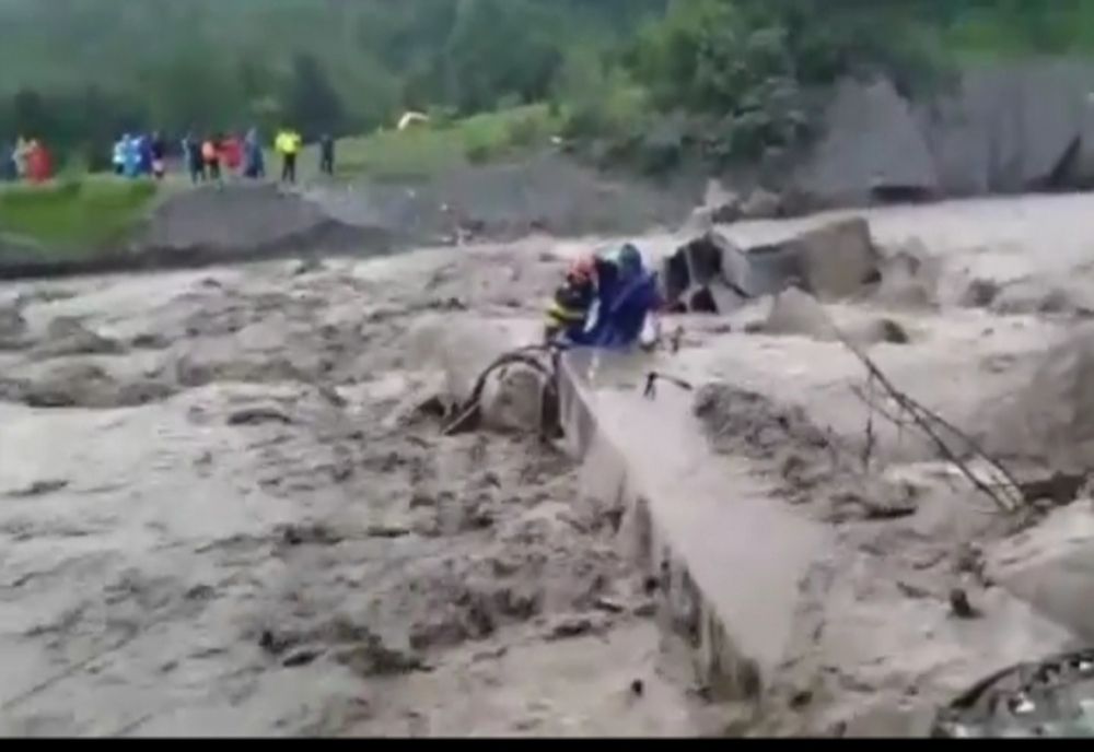 Cod galben de inundații pe mai multe râuri din 12 județe