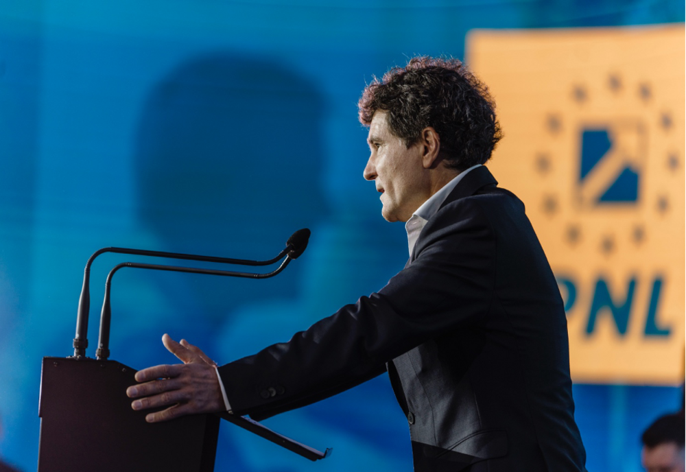 NICUȘOR DAN: "NU E MOMENTUL PENTRU CĂDEREA GUVERNULUI! INTERESUL ROMÂNIEI TREBUIE SĂ PRIMEZE"