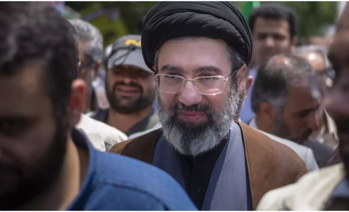 A fost ales noul lider suprem al Iranului: cine este Mojtaba Khamenei, fiul ayatollahului ucis în atacurile aeriene
