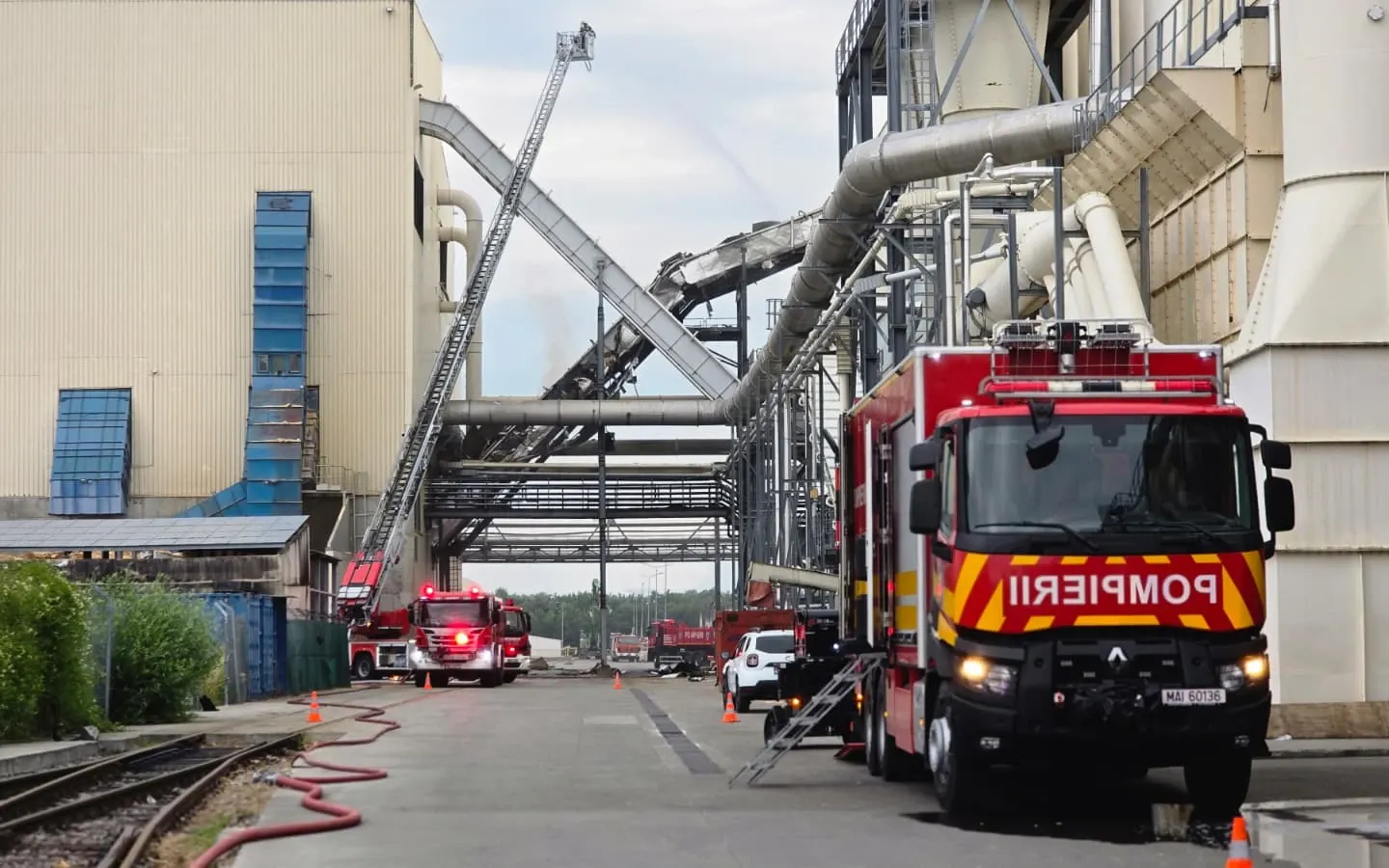 A doua explozie la fabrica din Brașov unde a fost activat Planul Roșu. Pompierii au suplimentat forțele de intervenție