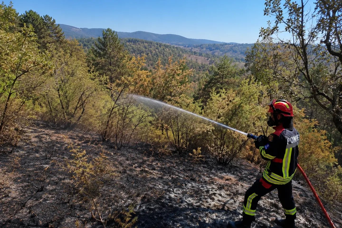 Pompierii români, în prima linie a incendiilor din Franța FOTO&VIDEO