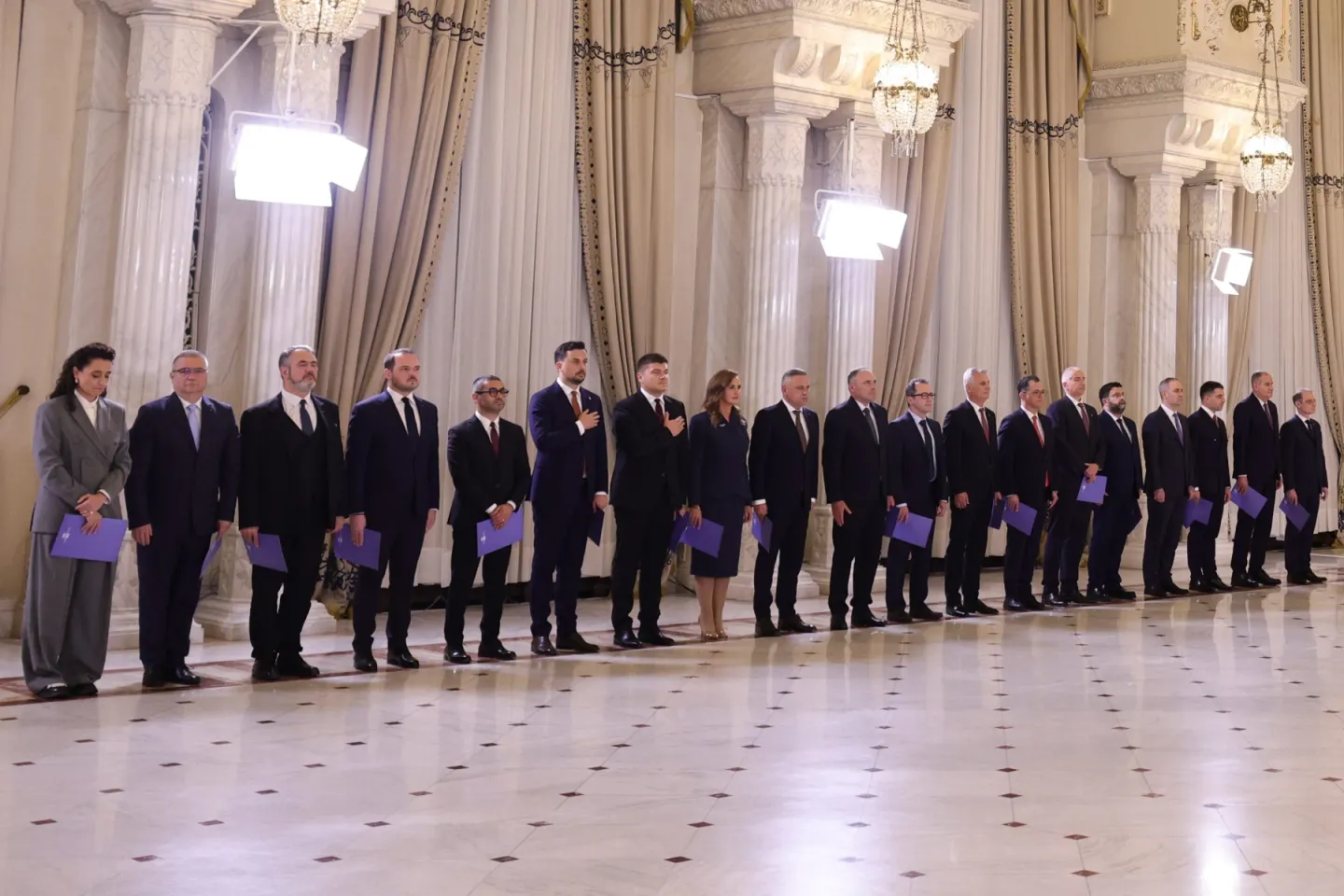 Guvernul Niculescu, primele decizii după învestire. Funcții noi în Executiv