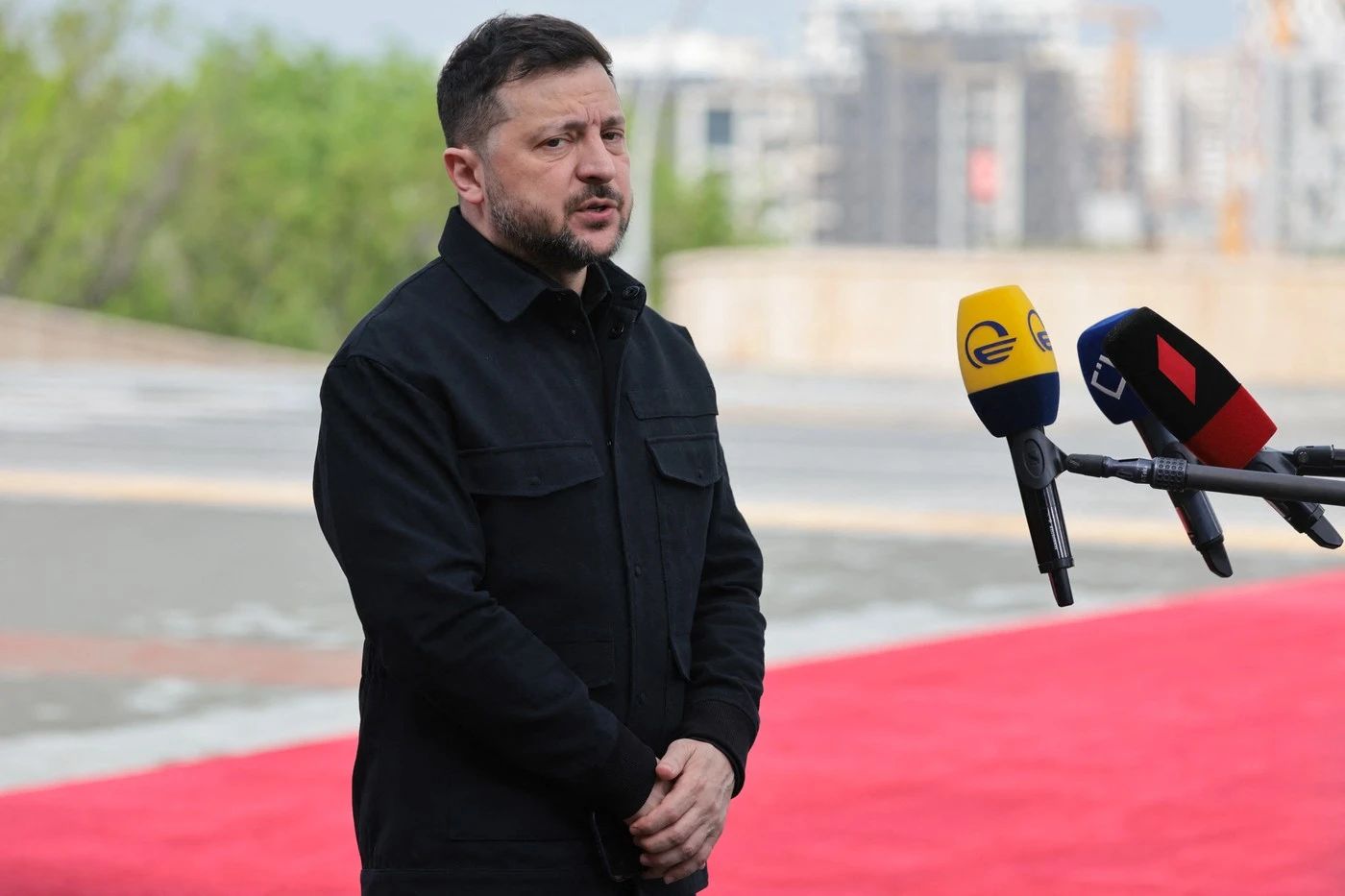 Zelenski: „Nu există încetare a focului”. Ucraina raportează atacuri masive cu drone