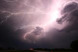 Meteo 16 mai 2026. Alertă de vreme rea: Weekend cu ploi torențiale și vijelii în România!